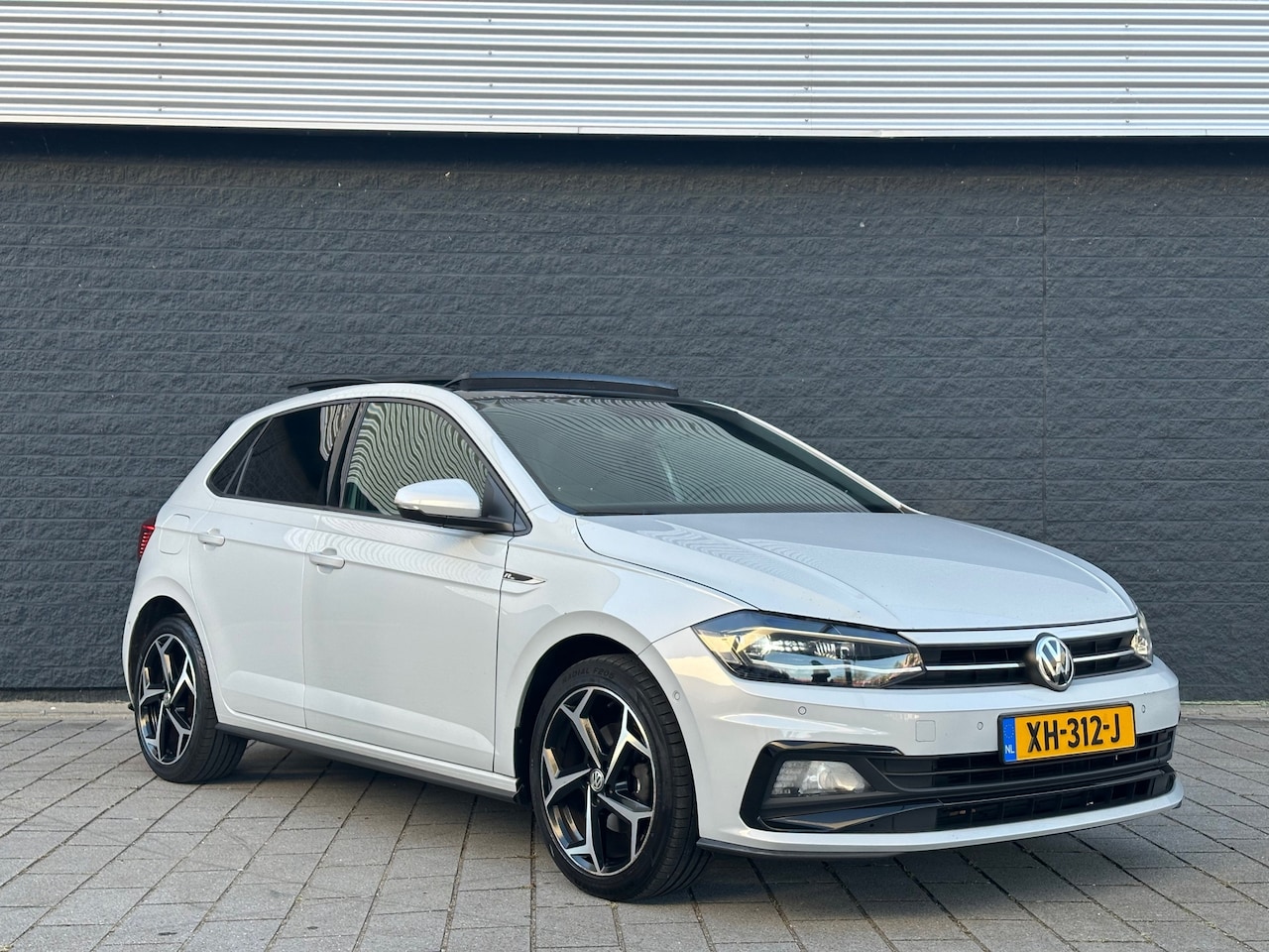 Volkswagen Polo - 1.0 TSI R-Line Automaat Panorama Beats - AutoWereld.nl