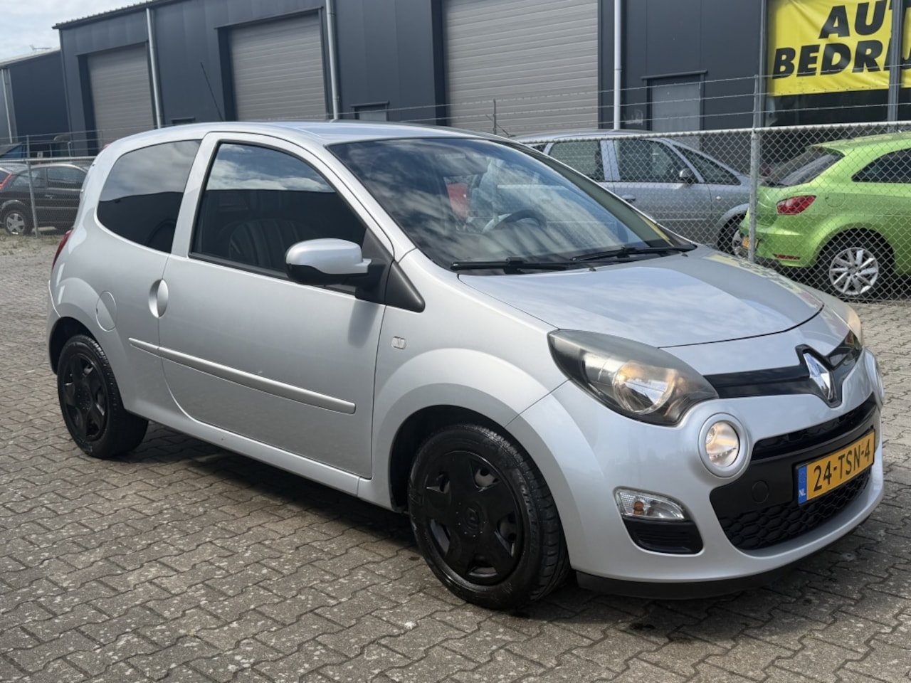 Renault Twingo - 1.2 16V Airco Cruise Apk:nieuw bij aflevering - AutoWereld.nl
