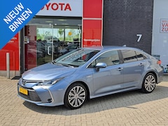 Toyota Corolla - Sedan 1.8 Hybrid First Edition NAVIGATIE ADAPTIVE CRUISE CONTROL ACHTERUITRIJCAMERA