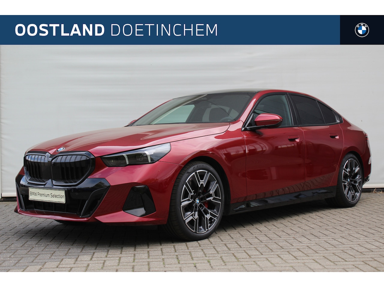 BMW 5-serie - 520i M Sport Automaat / Panoramadak / Comfort Access / Adaptieve LED / Harman-Kardon / Par - AutoWereld.nl