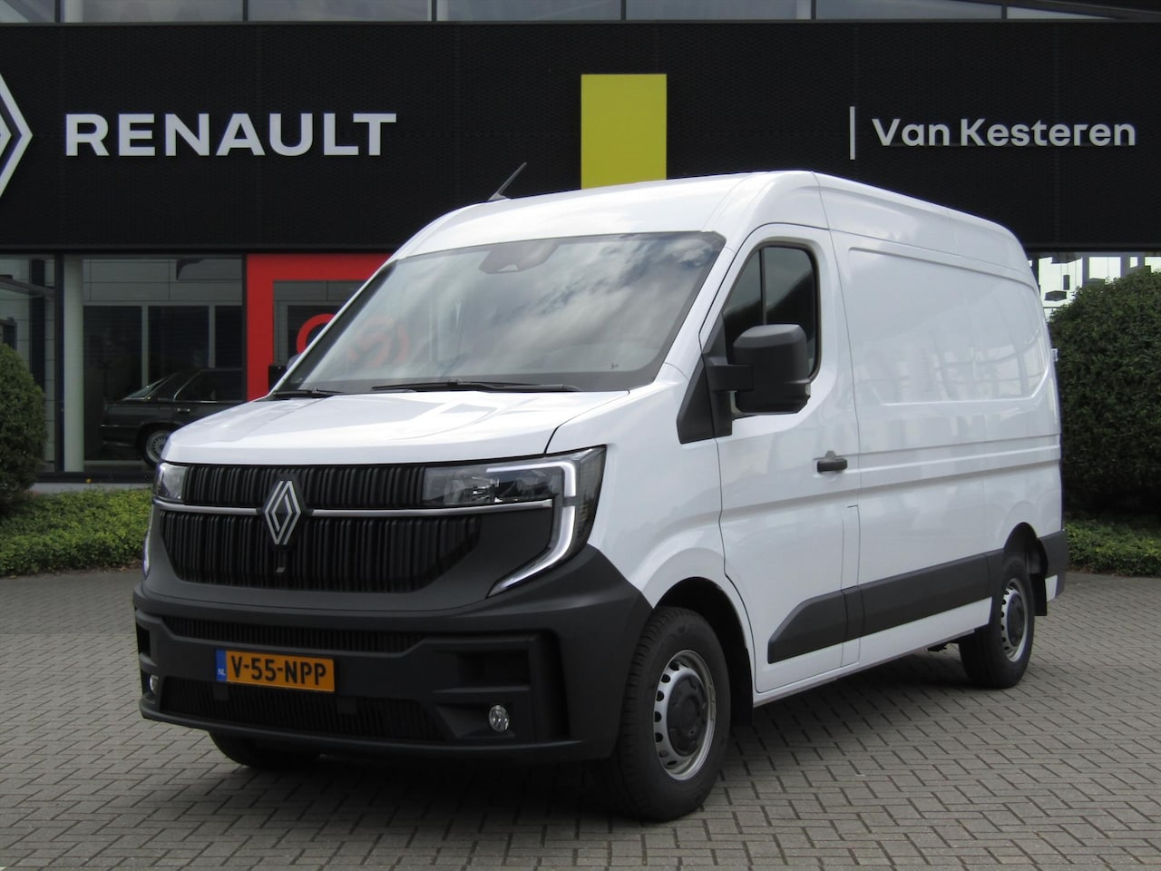 Renault Master - GB 40kWh 130pk urban range L2H2 T35 Advance / Trekhaak / Navigatie / Camera / 4 Seizoenban - AutoWereld.nl