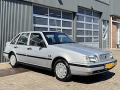 Volvo 440 - 1.8i Experience NAP Airco Automaat Trekhaak Set winterbanden op velg Distributie recent ve