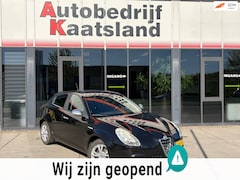 Alfa Romeo Giulietta - 1.6 JTDm Distinctive 6 bak - Clima - Cruise - 2010