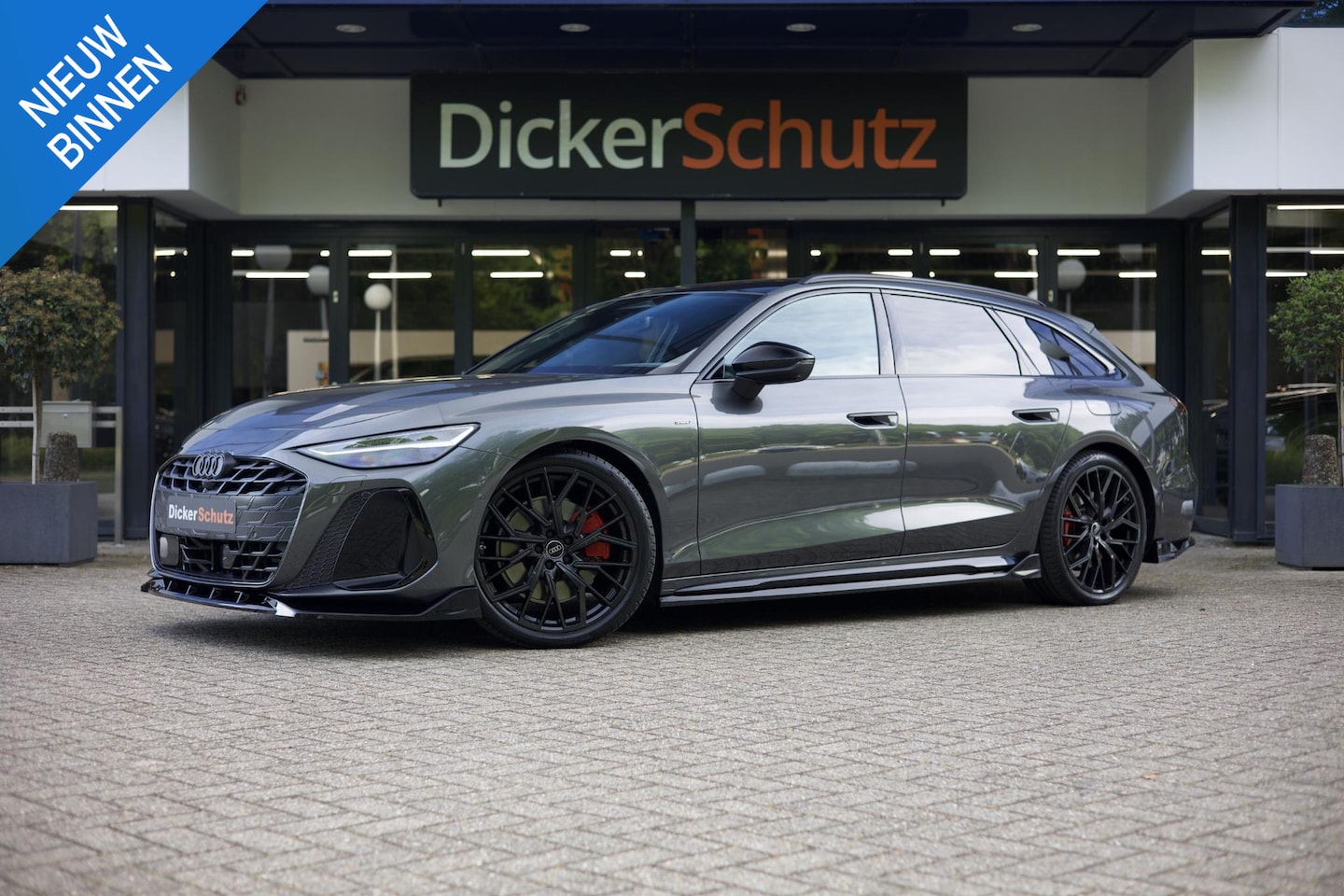Audi A6 Avant - 2.0 e-hybrid Competition Bodykit Vierwielb. | Pano | Trekhaak | Massage | Balck Edition - AutoWereld.nl