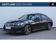BMW 3-serie - 318i M Sport Automaat / Schuif-kanteldak / Sportstoelen / Comfort Access / Achteruitrijcam