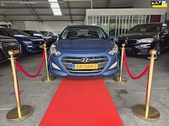 Hyundai i30 Wagon - 1.6 CRDi Business Edition CAMERA 2015