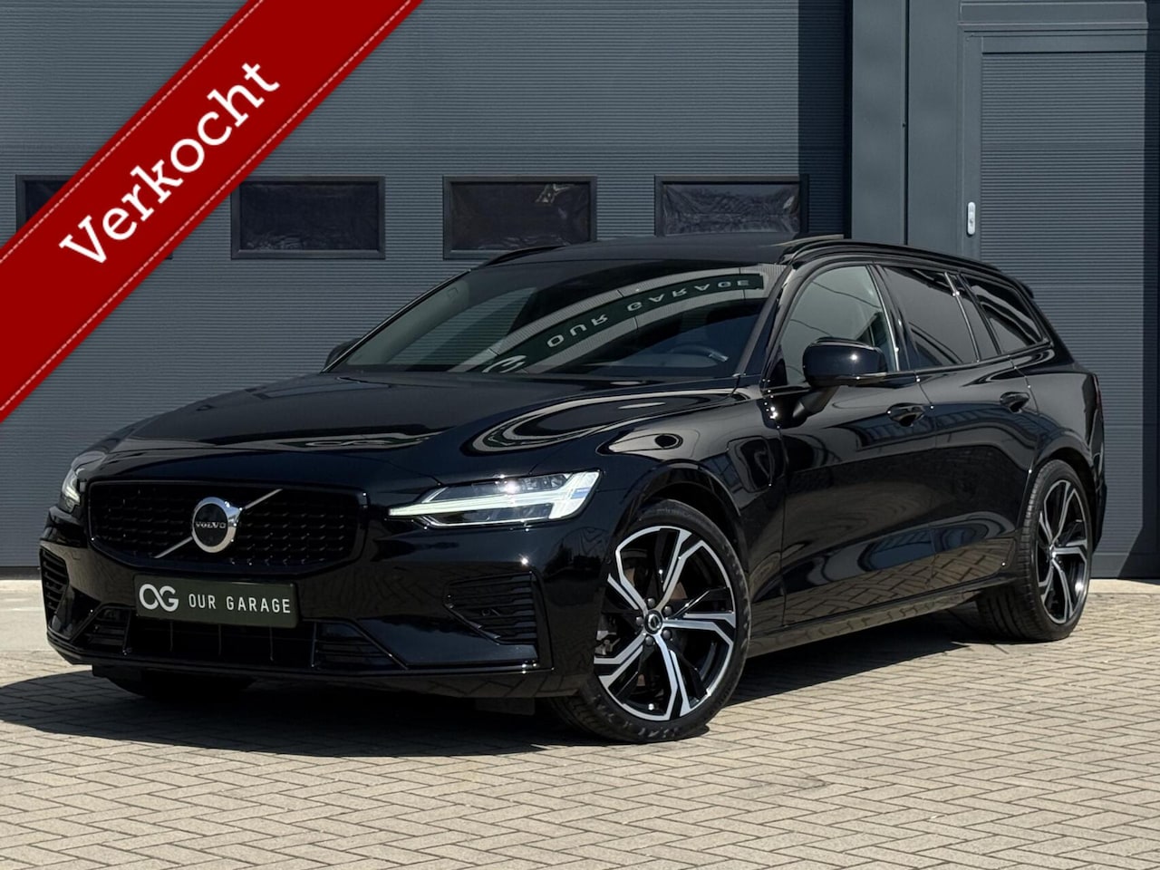 Volvo V60 - T8 Plug-in AWD Plus Dark|Long|360|Pano|H&K|19" - AutoWereld.nl