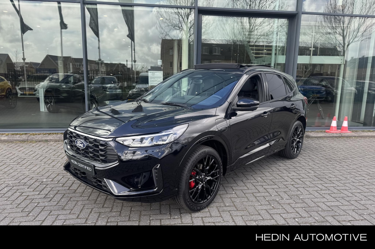 Ford Kuga - 2.5 PHEV ST-Line X Black Package | Panorama dak | Light Pack | Trekhaak - AutoWereld.nl