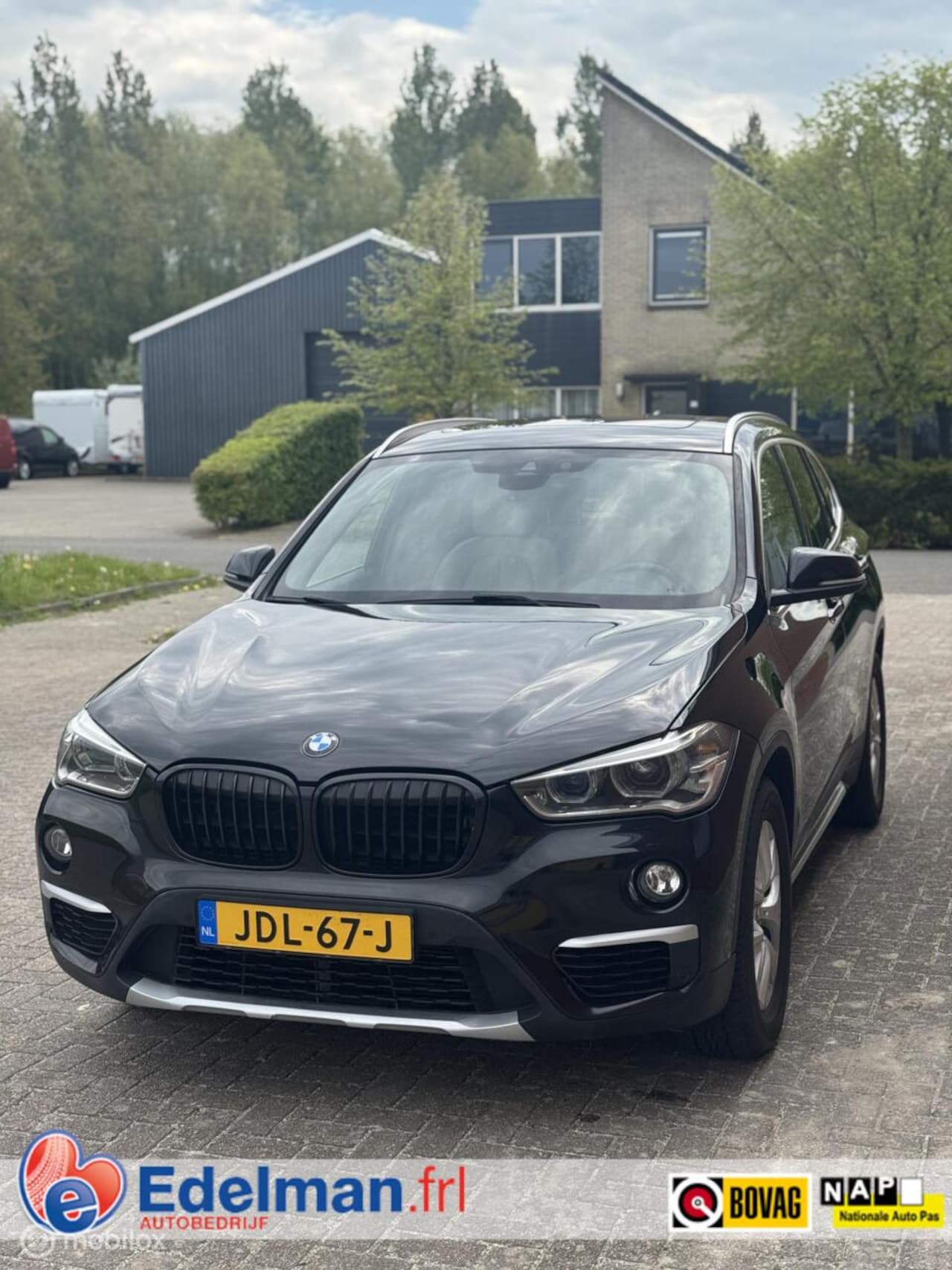 BMW X1 - xDrive18d Executive | Vol. Leer | Panoroma | Trekhaak - AutoWereld.nl