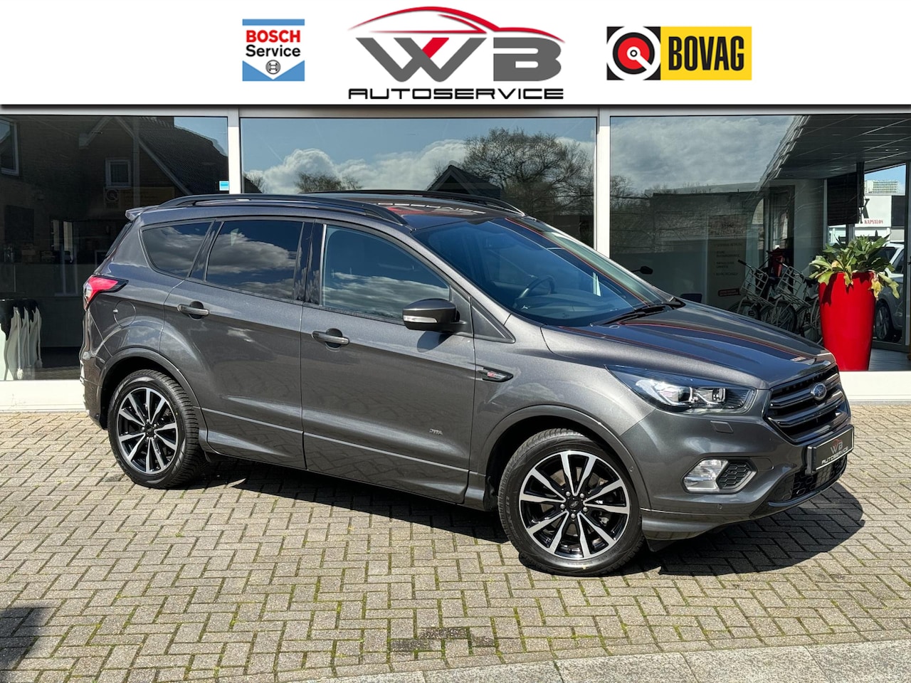 Ford Kuga - 1.5 St Line I Trekhaak I Camera I Leder I Navi - AutoWereld.nl