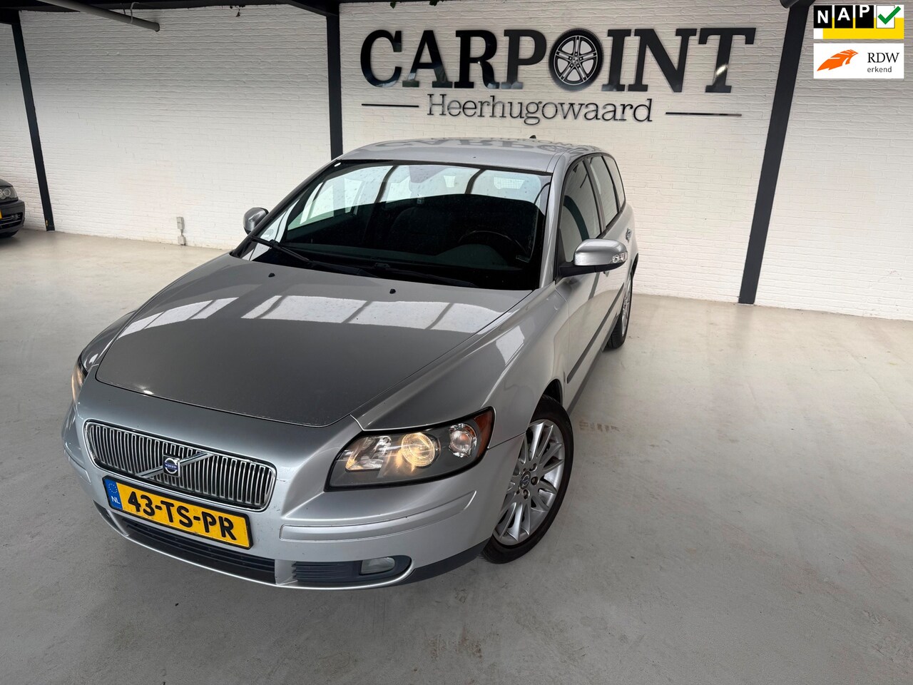 Volvo V50 - 2.4i Kinetic 2007 170PK Apk Feb 2027 Leuke auto Cruise Clima Trekhaak - AutoWereld.nl