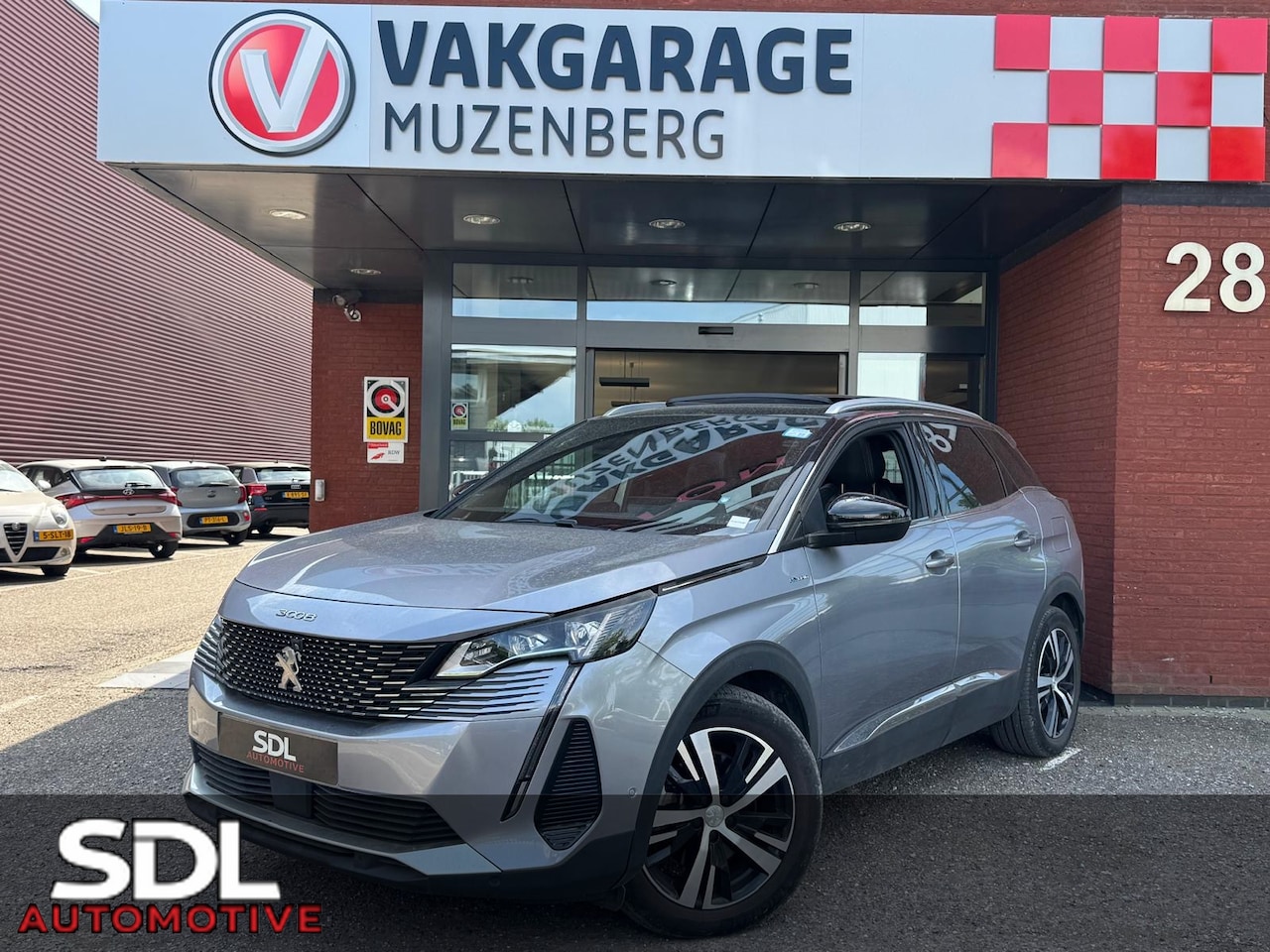 Peugeot 3008 - 1.6 HYbrid 225 GT // SCHUIF-KANTELDAK // ADAPT. CRUISE // DODEHOEK // ELEK. ACHTERKLEP // - AutoWereld.nl