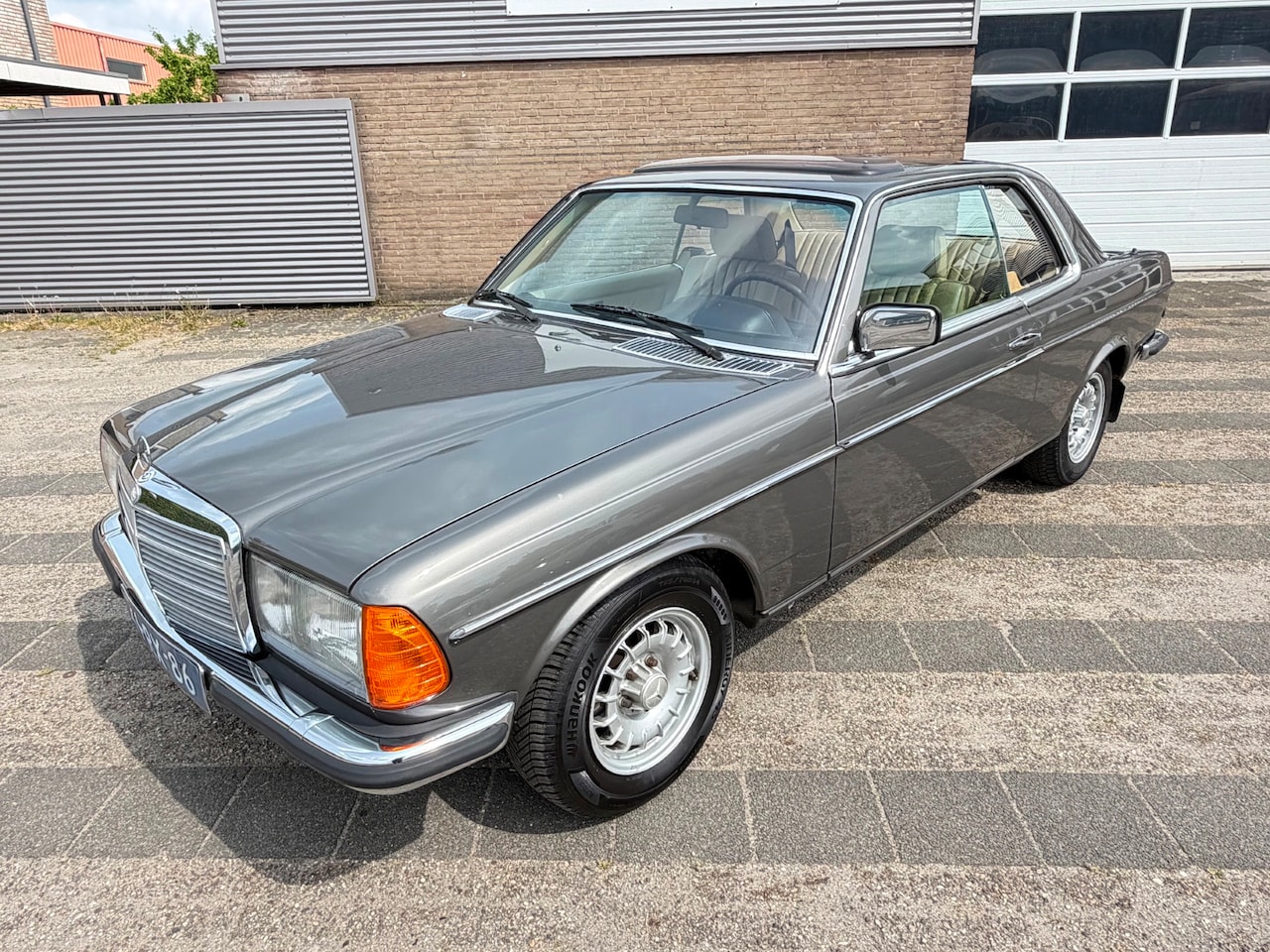 Mercedes-Benz 200-280 (W123) - 280 CE 1977 Automaat open dak zeer nette staat - AutoWereld.nl