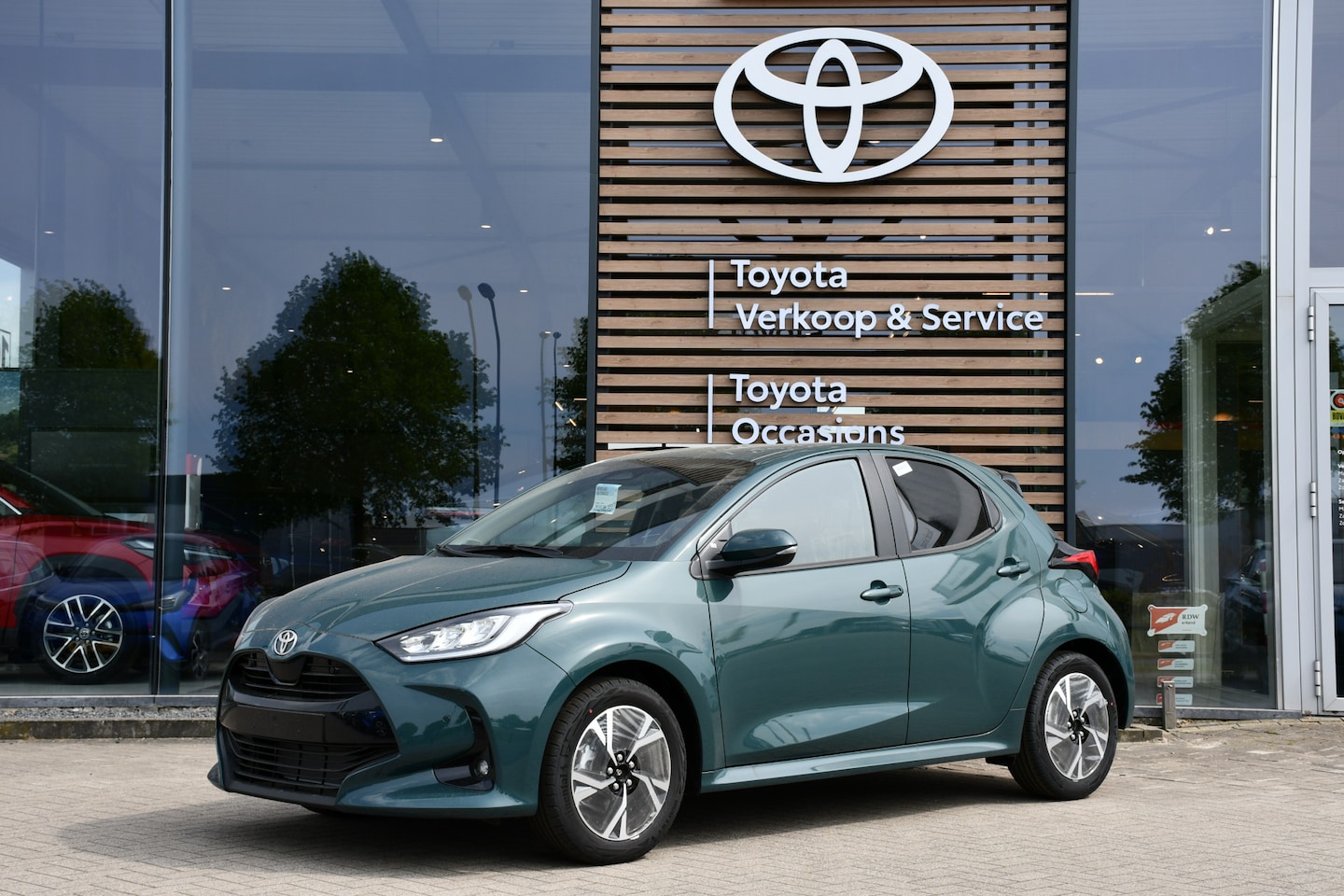 Toyota Yaris - 1.5 Hybrid 115 Dynamic Automaat 116pk | Nieuw | direct uit voorraad leverbaar! | - AutoWereld.nl