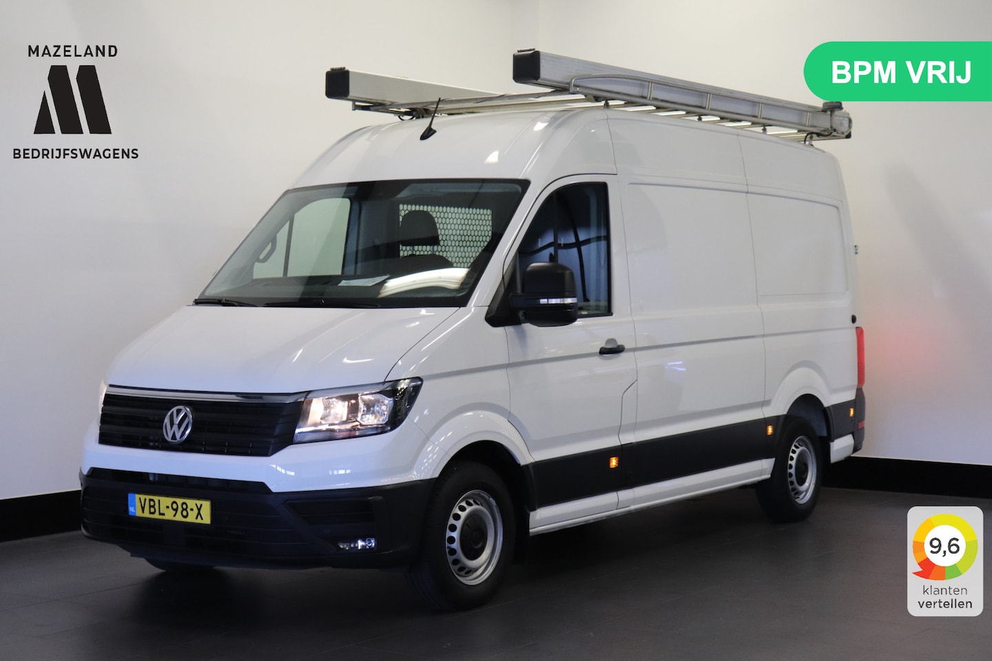 Volkswagen Crafter - 2.0 TDI L3H3 EURO 6 - A/C climate - Cruise - Camera - € 17.900,- Excl. - AutoWereld.nl