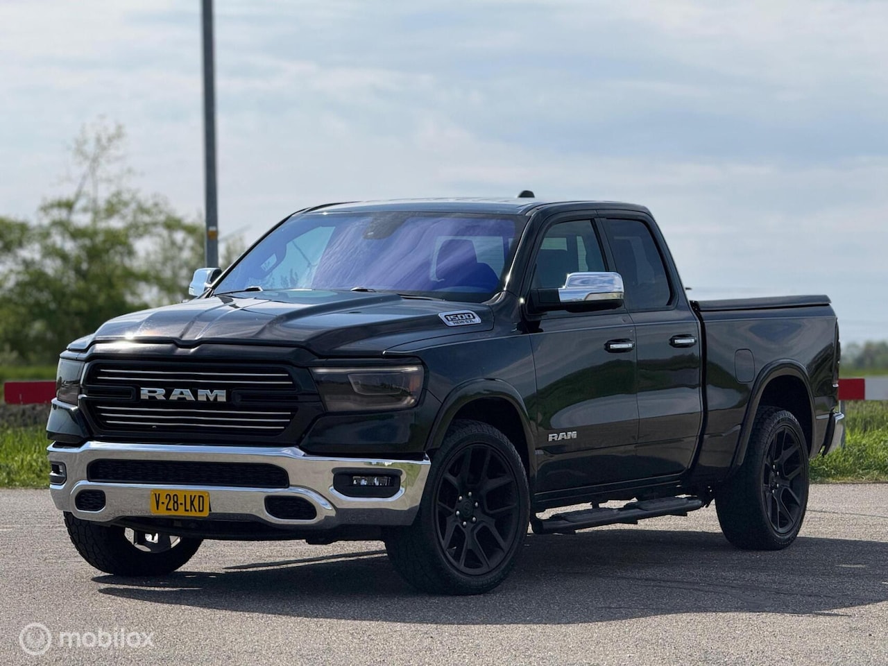 Dodge Ram 1500 - 4X4 5.7 V8 4x4 Crew Cab 6'4 - AutoWereld.nl