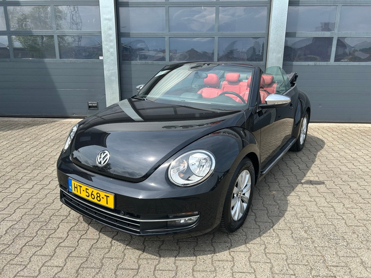 Volkswagen Beetle Cabriolet - 1.2 TSI 105pk BMT Design - AutoWereld.nl