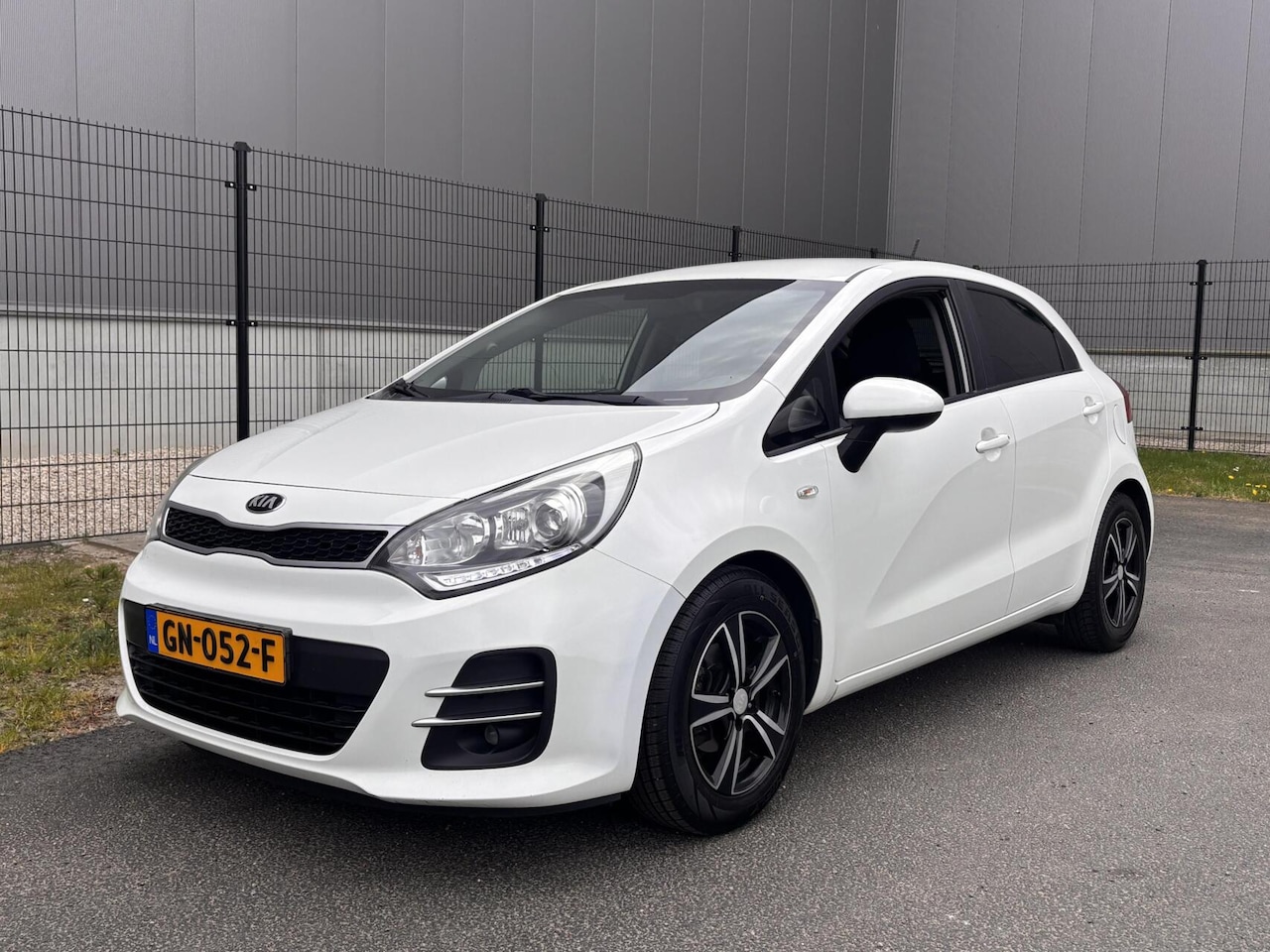 Kia Rio - 1.2 CVVT DynamicLine Navigator 1.2 CVVT DynamicLine Navigator - AutoWereld.nl