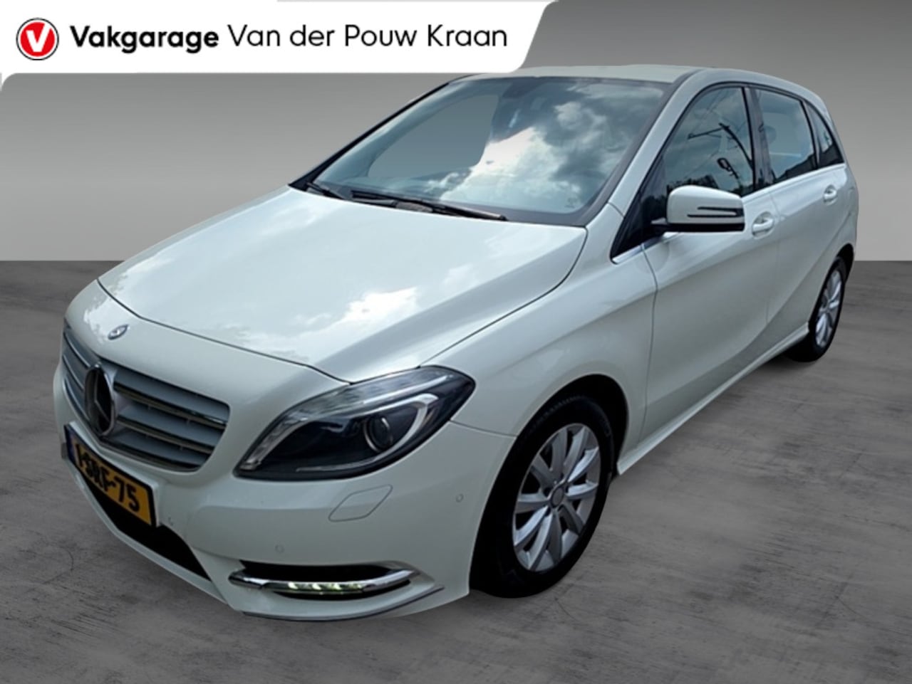 Mercedes-Benz B-klasse - 200 Ambition Automaat Trekhaak afneembaar - AutoWereld.nl