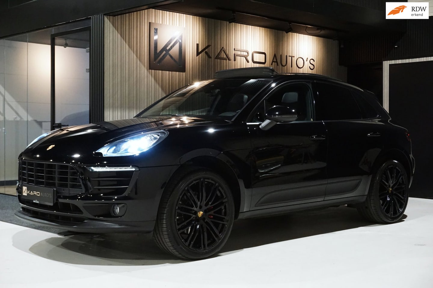 Porsche Macan - 2.0 AUT Pano Navi Carplay Leer Led Camera 21Lm - AutoWereld.nl