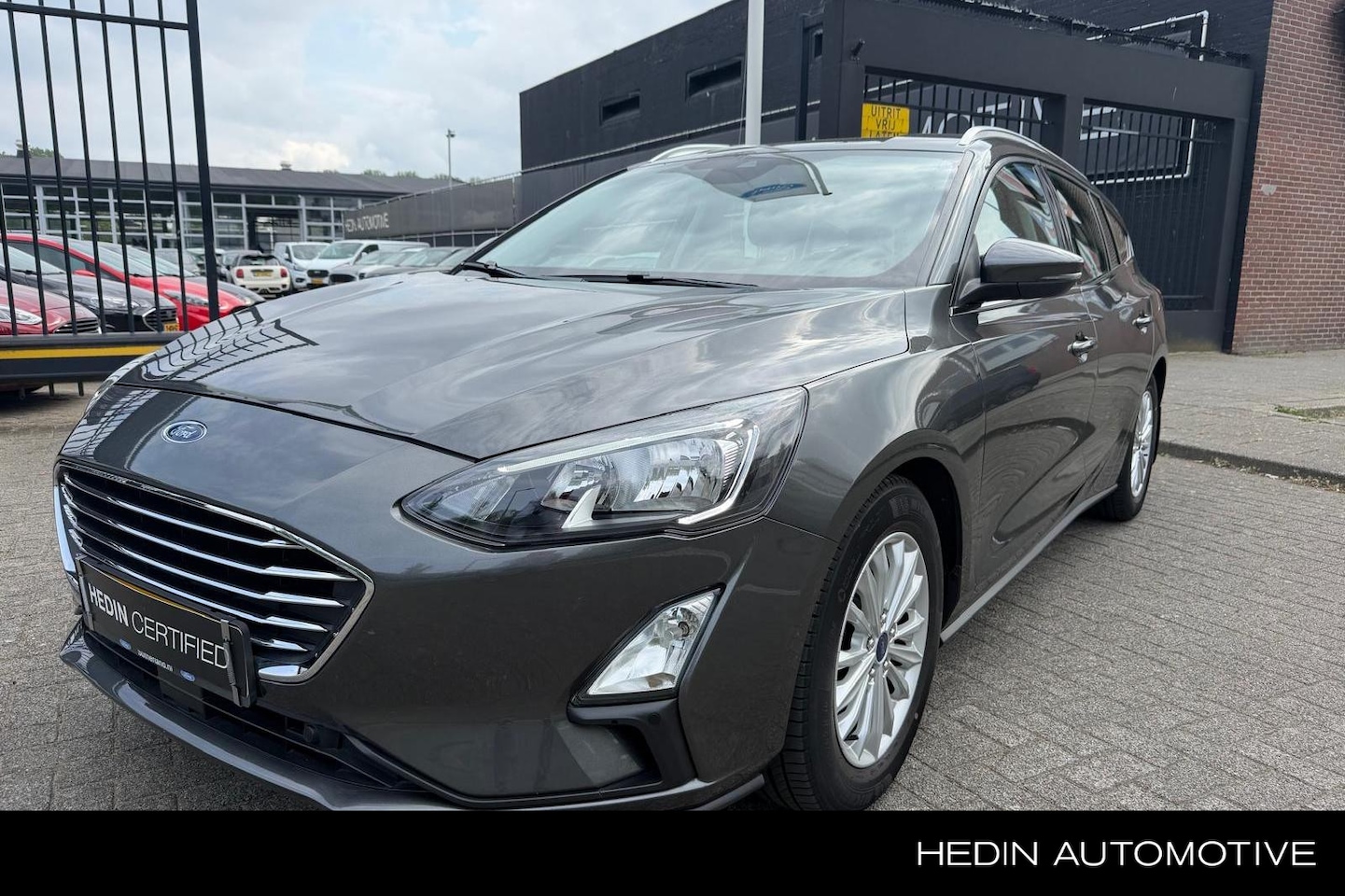 Ford Focus Wagon - 1.5 EcoBoost Titanium Business 150pk | Trekhaak afneembaar | Winter Pack - AutoWereld.nl