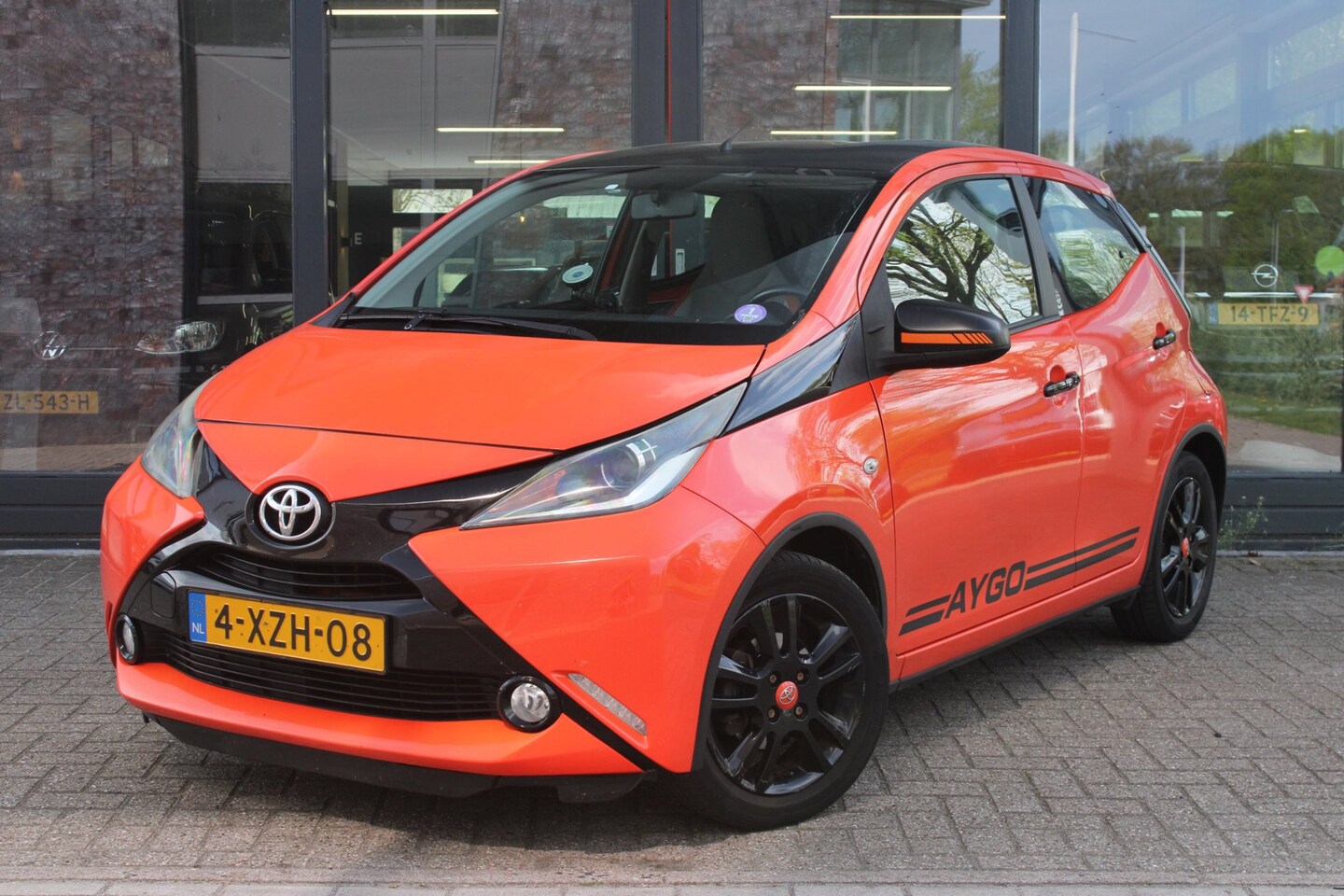 Toyota Aygo - 1.0 VVT-i x-cite | Camera | Carplay | 5-drs | Airco | Lm- velgen | Telefoonvoorbereiding | - AutoWereld.nl
