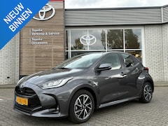 Toyota Yaris - 1.5 HYBRID FIRST EDITION AFN-TREKHAAK NAVI APPLE/ANDROID 16" LM-VELGEN ALL SEASONS CLIMA A