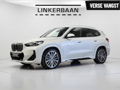 BMW X1 - sDrive20i | M Sport | Leder | HUD | 20 inch | NL Auto |