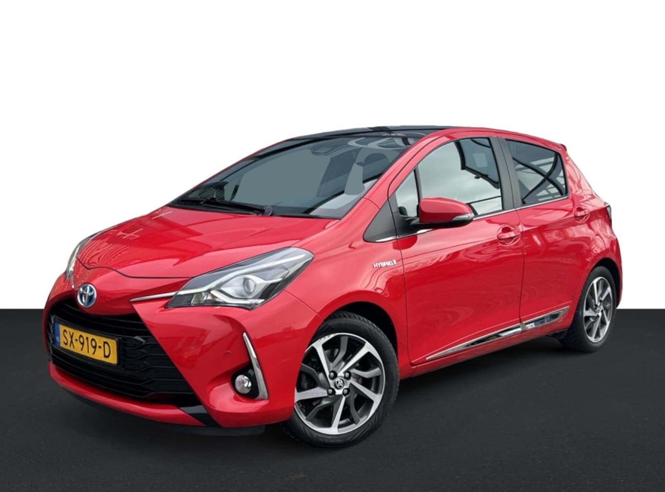 Toyota Yaris - 1.5 Hyb. premium | Trekhaak | Panodak | PDC - AutoWereld.nl
