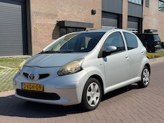 Toyota Aygo - 1.0 Benzine 5 Deurs Airco Elektr. Ramen