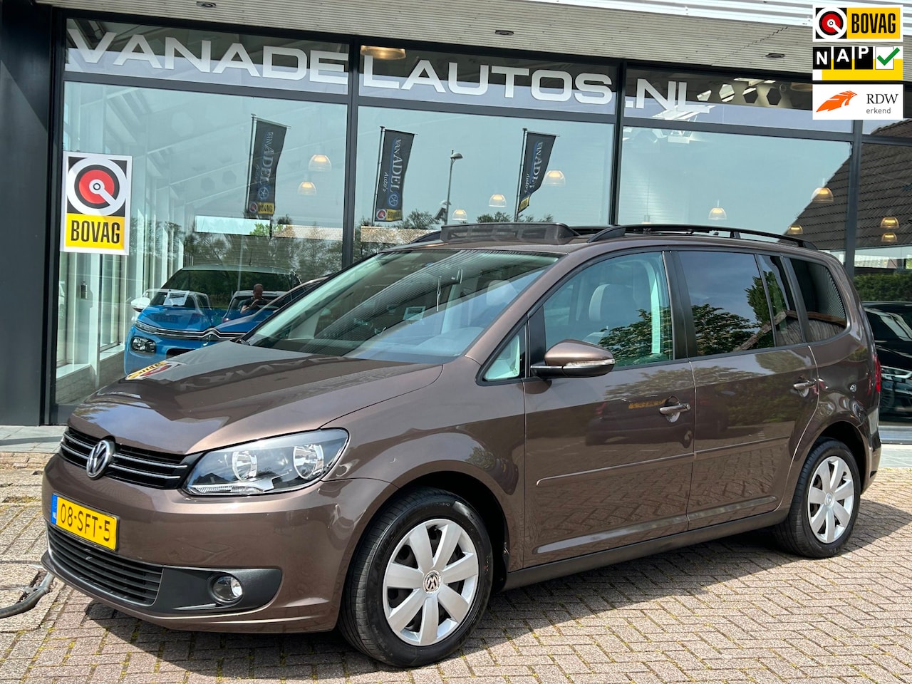 Volkswagen Touran - 1.4 TSI Comfortline Aut. Pano Navi Park.Sens Clima Cruise Trekhaak NL-Auto NAP! - AutoWereld.nl