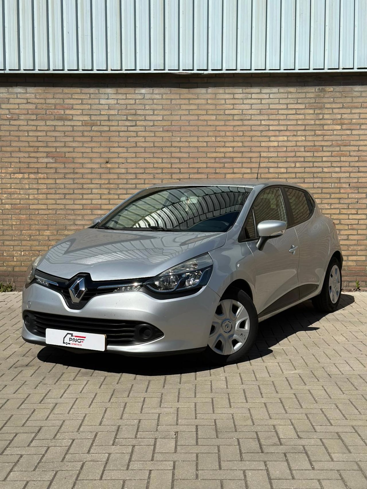 Renault Clio - 1.5 dCi ECO Expression SENSOR - CRUISE - AIRCO - AutoWereld.nl