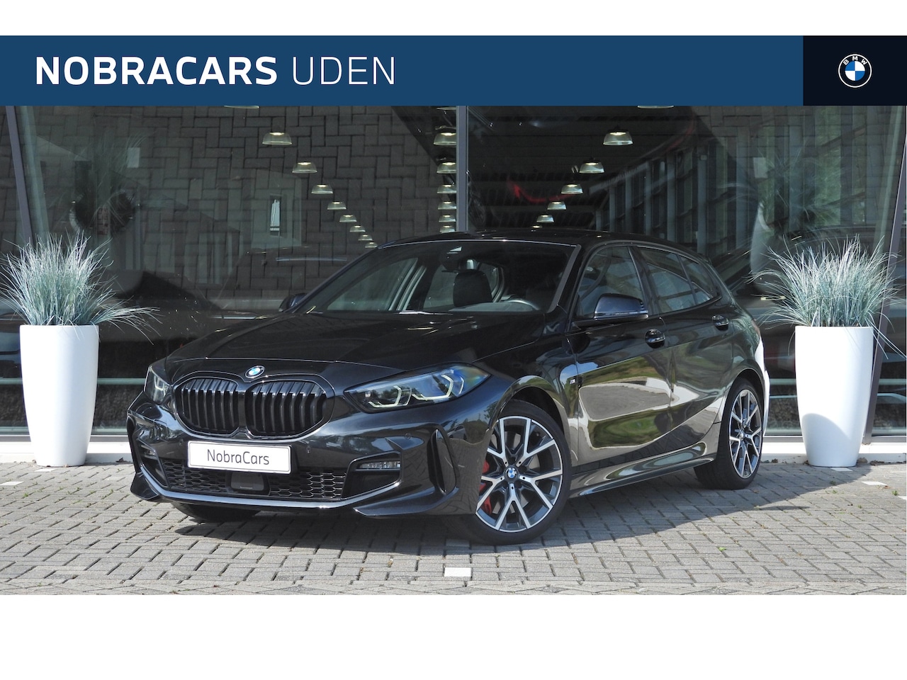 BMW 1-serie - 118i M Sport Automaat / Sportstoelen / Comfort Access / Achteruitrijcamera / Head-Up / Har - AutoWereld.nl