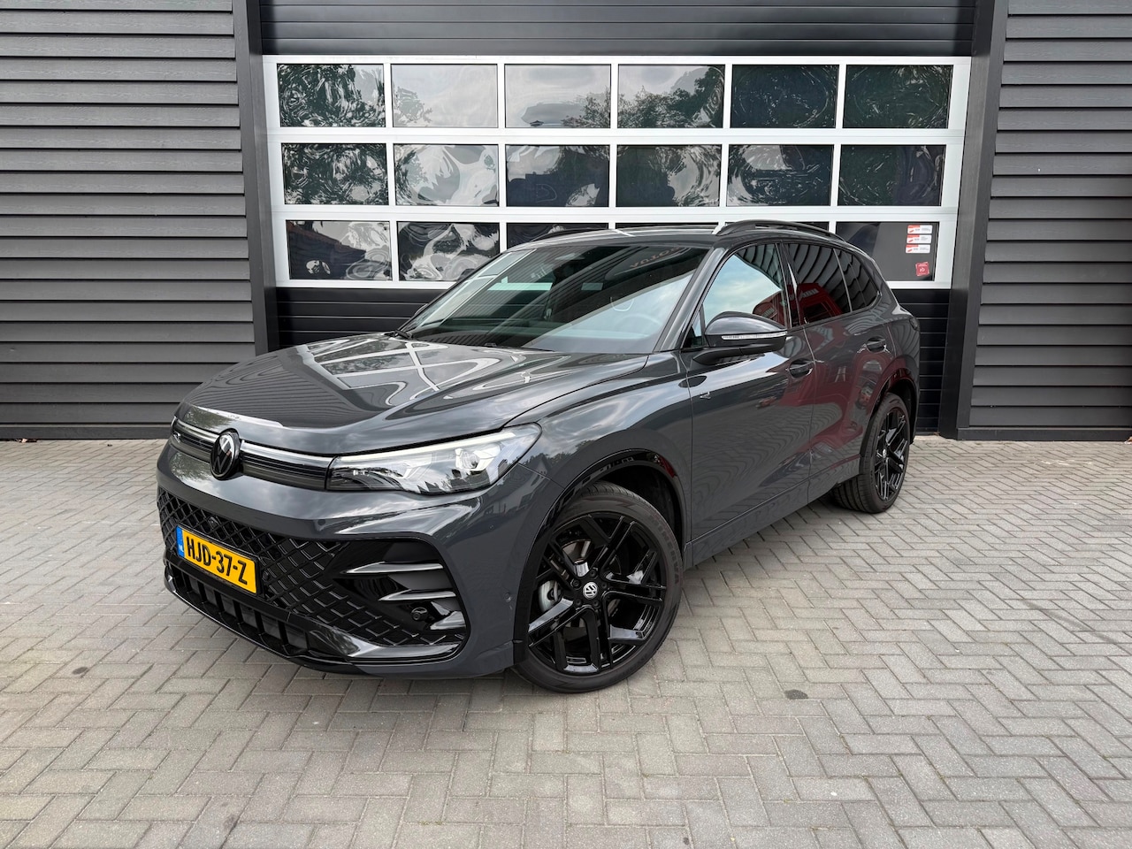 Volkswagen Tiguan - 1.5 eTSI R-Line Edition 1.5 eTSI R-Line Edition - AutoWereld.nl