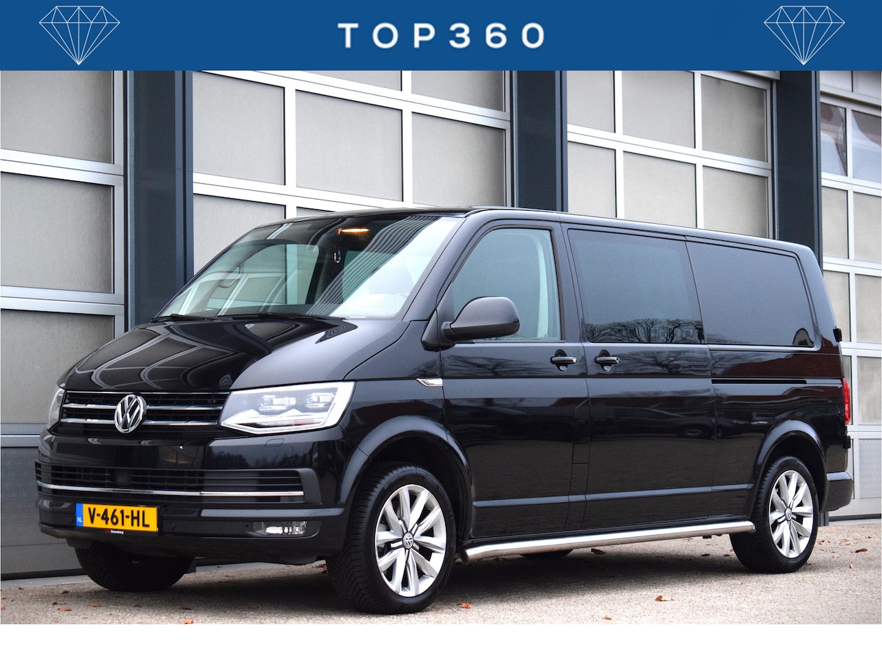 Volkswagen Transporter Multivan - 2.0 TDI L2H1 DubbelCabine Highline Nwe motor! Leer | Automaat | Trekhaak | Sidebars - AutoWereld.nl