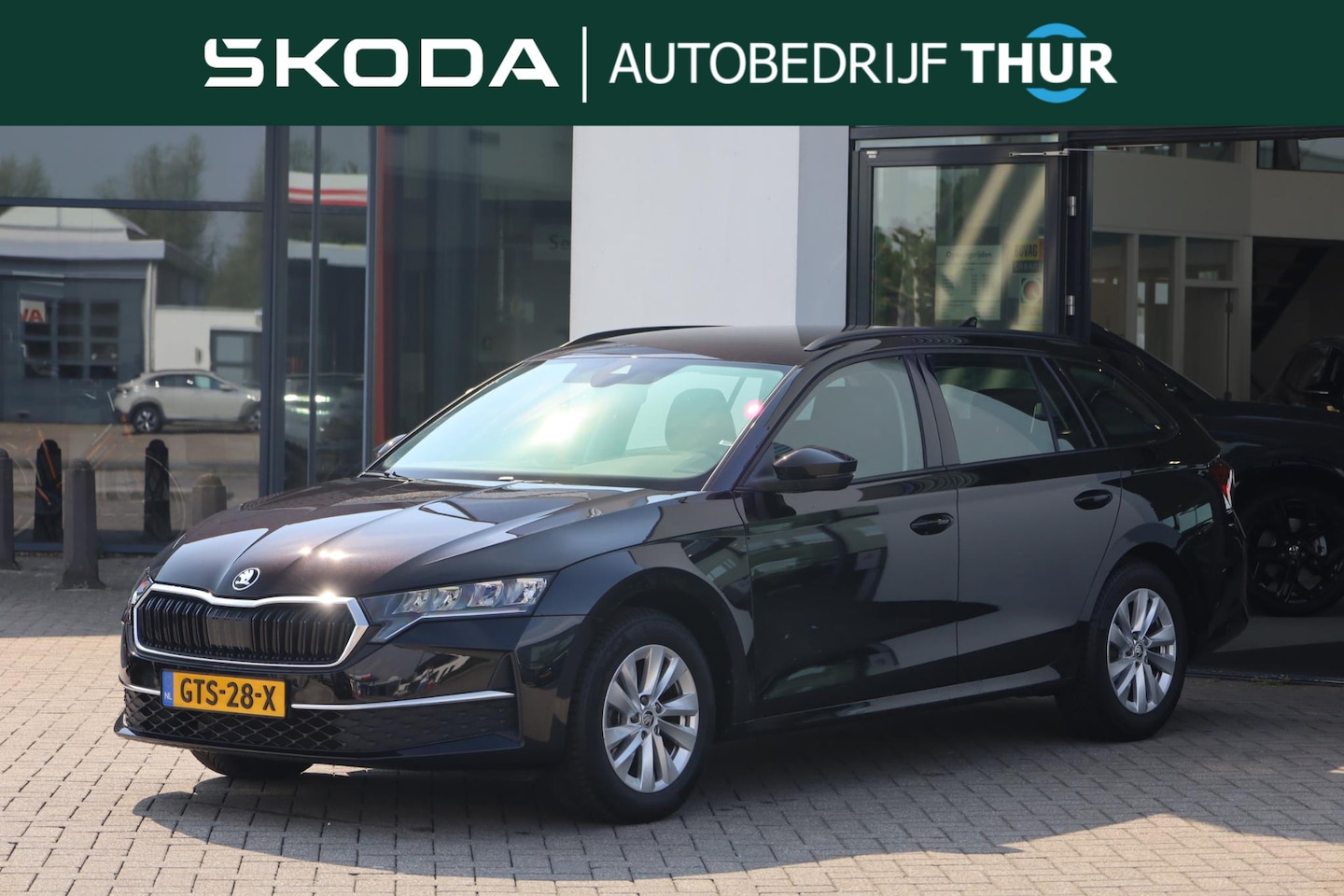 Skoda Octavia Combi - 1.5 TSI Edition Lichtmetalen velgen, digitaal dashboard, electronic climate controle , sto - AutoWereld.nl