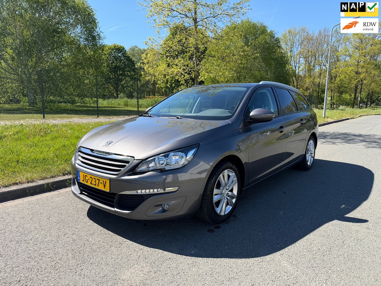 Peugeot 308 SW - 1.2 PureTech Blue Lease Executive 1.2 PureTech Blue Lease Executive - AutoWereld.nl