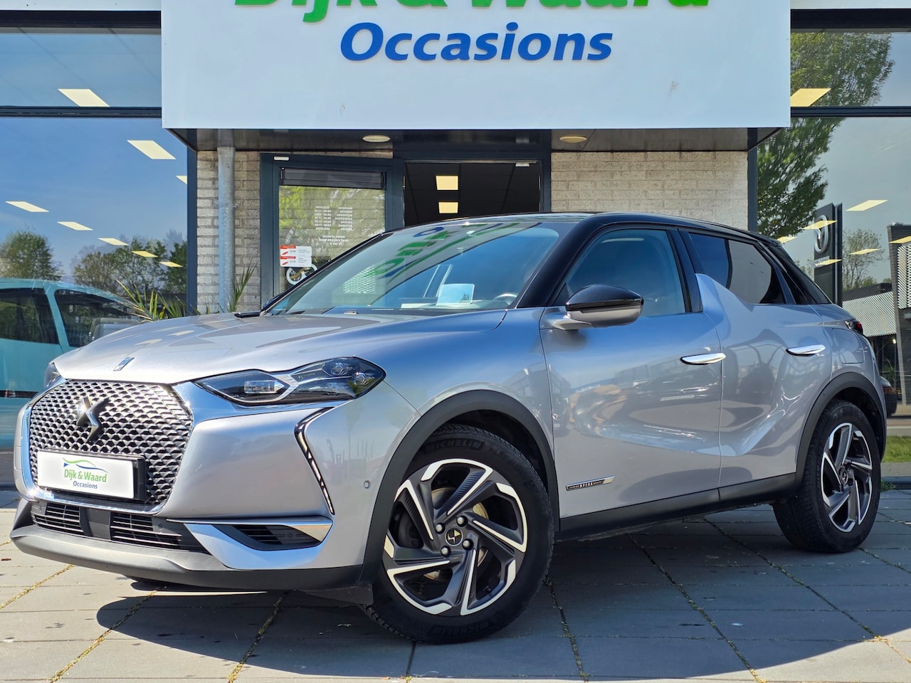 DS 3 Crossback - 1.2 PureTech Grand Chic – Automaat – Leder – Stoelverwarming – Nieuwe distributie – Full o - AutoWereld.nl