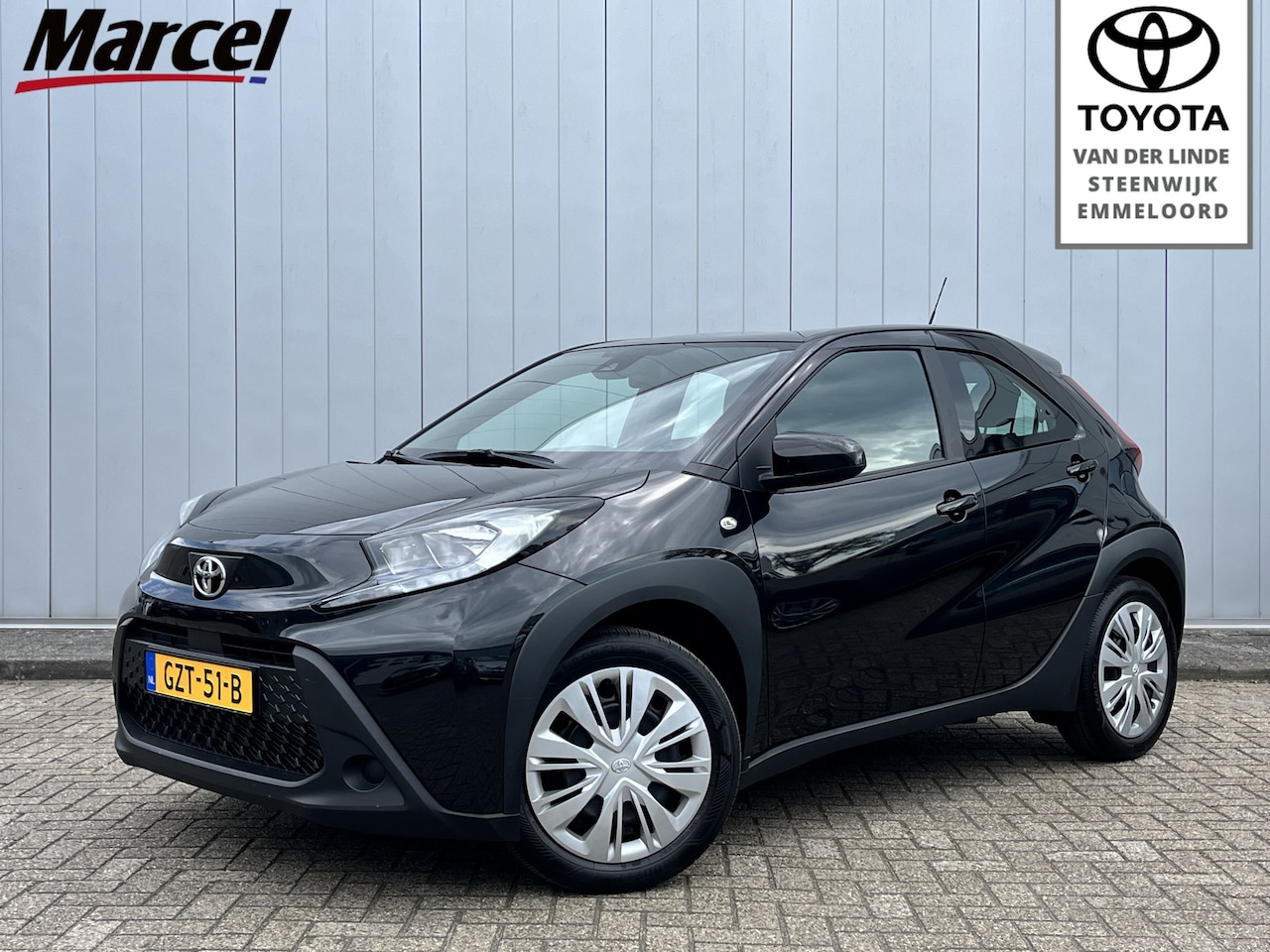 Toyota Aygo X - 1.0 VVT-i MT Play NL Auto Carplay Clima Adpt Cruise Groot Scherm - AutoWereld.nl