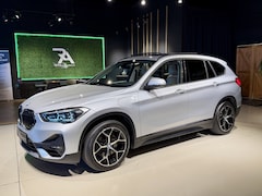 BMW X1 - xDrive25e LED|Pano|Leer|ACC|Trekhaak Zilver