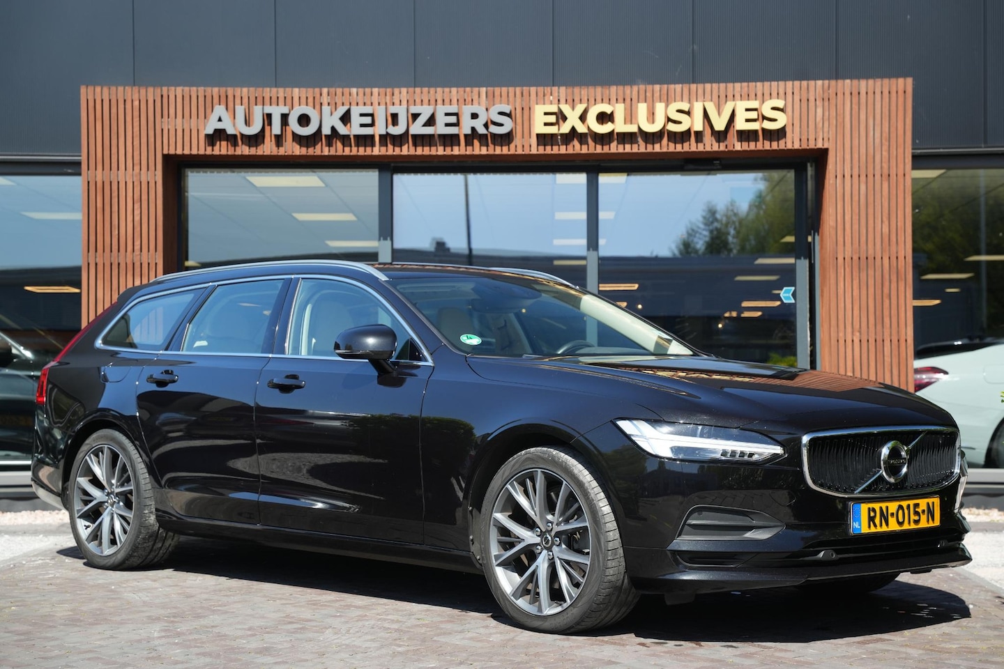 Volvo V90 - 2.0 T5 90th Anniversary Edition Leer Cruise Trekhaak - AutoWereld.nl