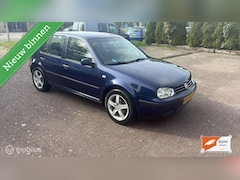 Volkswagen Golf - 1.6-16V