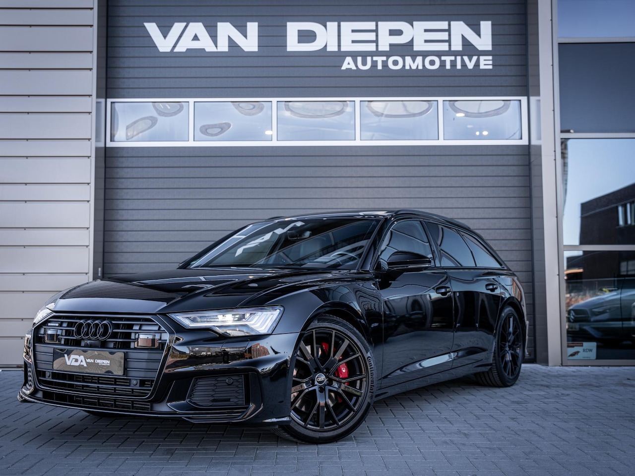 Audi A6 Avant - 55 TFSI e quattro Competition S - Pano l Softclose l Trekhaak l HUD - AutoWereld.nl