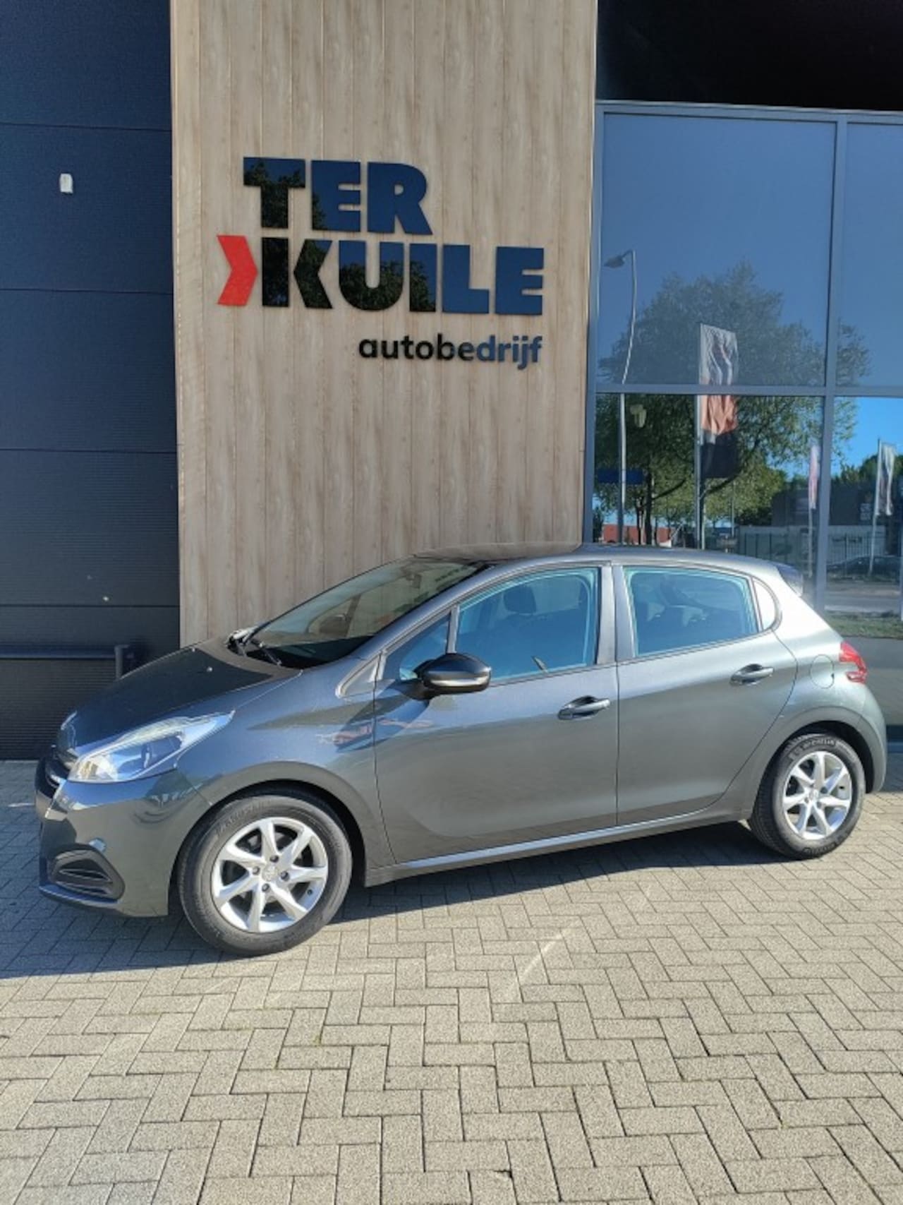 Peugeot 208 - 1.2 82Pk 2015 Urban Zuinig AC / Navi - AutoWereld.nl