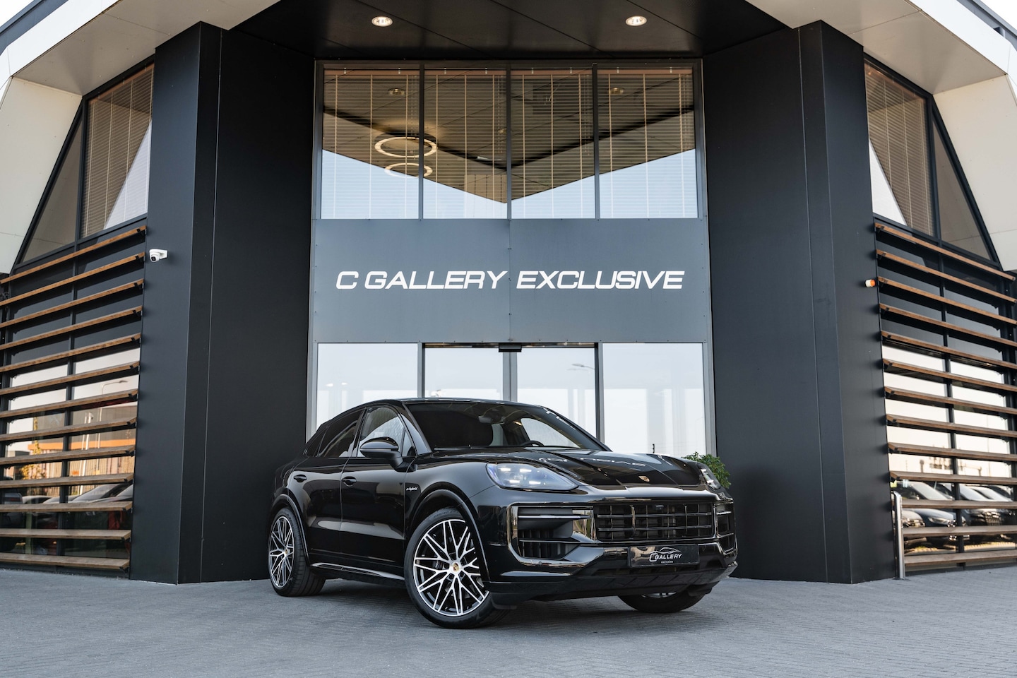 Porsche Cayenne Coupé - 3.0 E-Hybrid - Origineel NL | Sport Chrono + | Panorama | Memory | 360 Camera - AutoWereld.nl