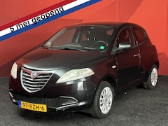 Lancia Y(psilon) - Ypsilon 0.9 TwinAir Silver | Cruise Control | Airco | APK 16-12-2026 |