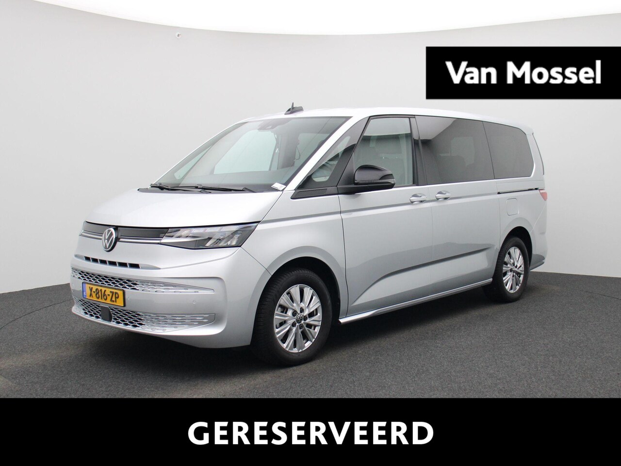 Volkswagen Multivan - 1.4 eHybrid L2 Life Edition 218PK | SoH 100% | Automaat | Trekhaak | Parkeersensoren Voor - AutoWereld.nl