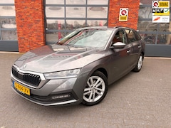 Skoda Octavia Combi - 1.5 e-TSI 150PK Business Edition | Trekhaak | Apple Carplay |