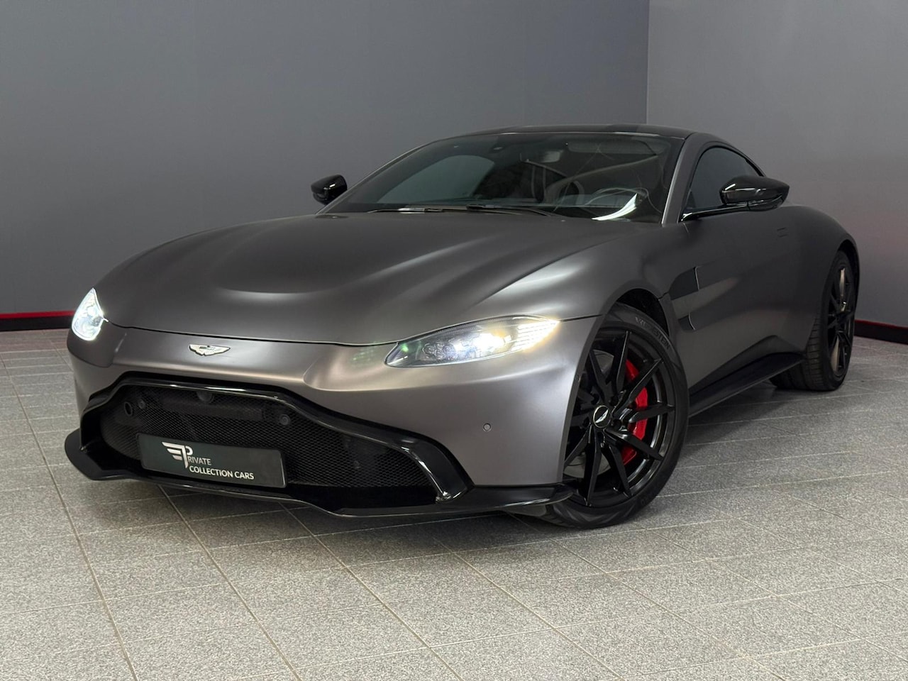 Aston Martin V8 Vantage - 4.0 360° / MEMORY SEATS - AutoWereld.nl