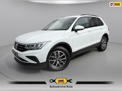 Volkswagen Tiguan - 1.4 TSI eHybrid Life * Navigatie * Stoelverwarming * Virtual Cockpit * Adaptieve Cruise Co